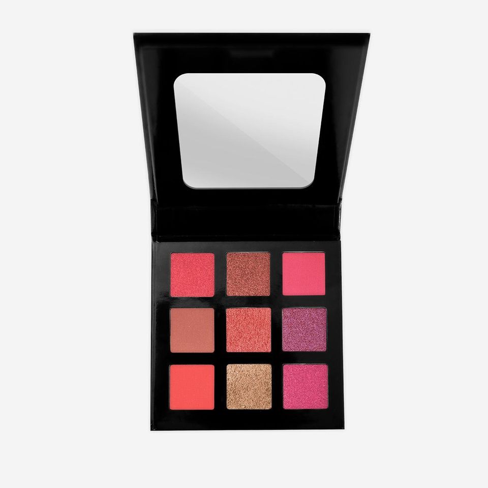 Luomivaripaletti-850H-auki.jpg Eyeshadow Palette Passion 850H Life is a Party - Image 1