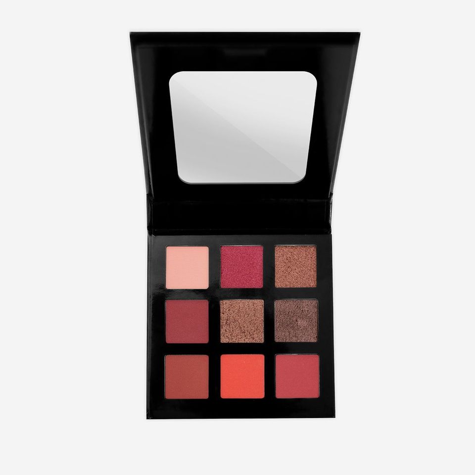 Luomivaripaletti-850K-auki.jpg Eyeshadow Palette Passion 850K Life is a Party - Image 1
