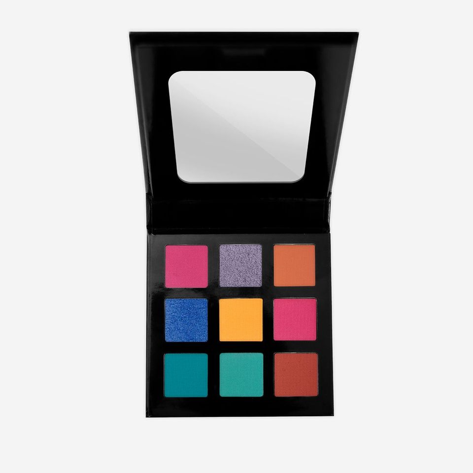 Luomivaripaletti-850L-auki.jpg Eyeshadow Palette Passion 850L Life is a Party - Image 1